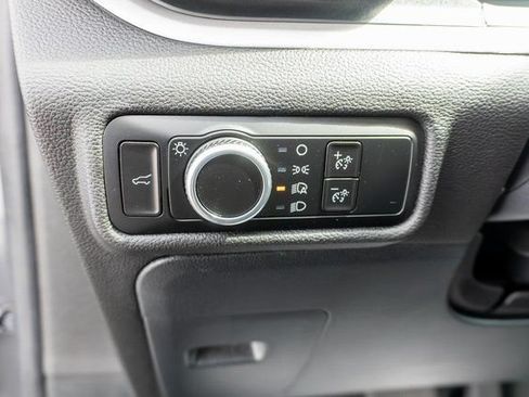 Used 2023 Ford Explorer XLT AWD/4WD image 19