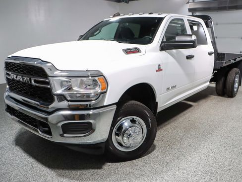 Used 2022 RAM 3500 Tradesman image 32
