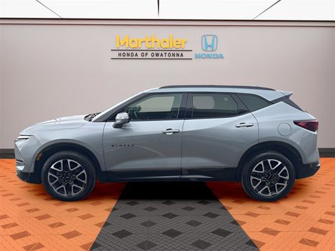 Used 2025 Chevrolet Blazer RS image 2