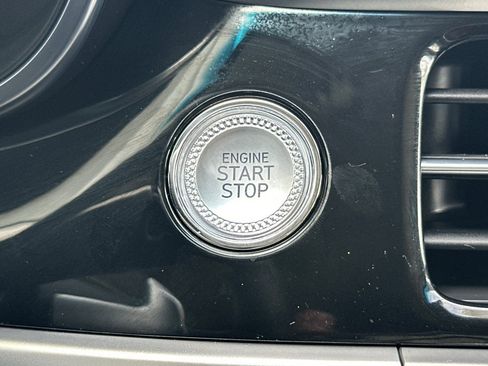 Used 2026 Genesis G70 2.5T image 23