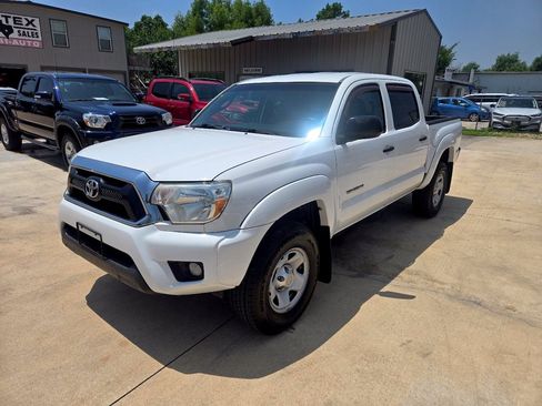 Used 2012 Toyota Tacoma PreRunner w/ SR5 Pkg RWD image 3