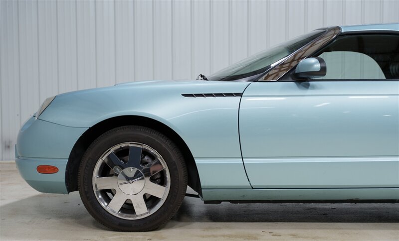 Used 2002 Ford Thunderbird RWD image 5