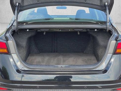 Used 2025 Nissan Altima 2.5 SV FWD image 6