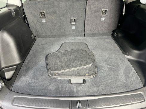 Used 2023 Jeep Grand Cherokee Limited w/ Black Appearance Package image 25