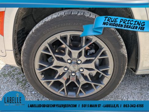 Used 2024 Jeep Grand Cherokee Summit AWD/4WD image 11