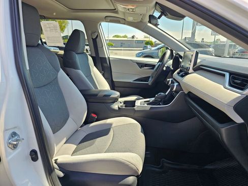 Used 2019 Toyota RAV4 XLE w/ Convenience Package AWD/4WD image 14