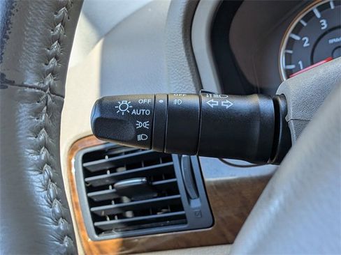 Used 2013 Nissan Armada SL image 27