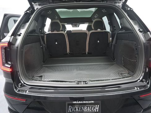 New 2025 Volvo EX90 Ultra image 18