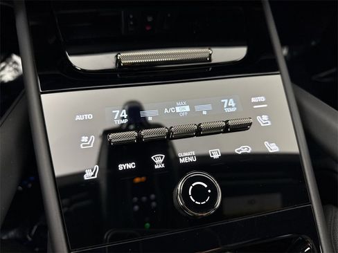 New 2025 Porsche Cayenne Turbo image 31