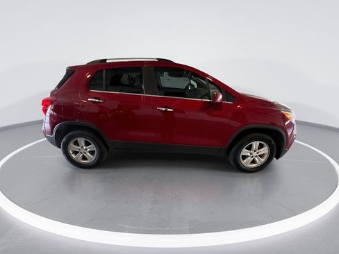 Used 2020 Chevrolet Trax LT w/ Driver Confidence Package image 9