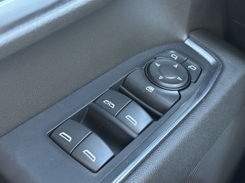 Used 2025 GMC Sierra 1500 Elevation image 23