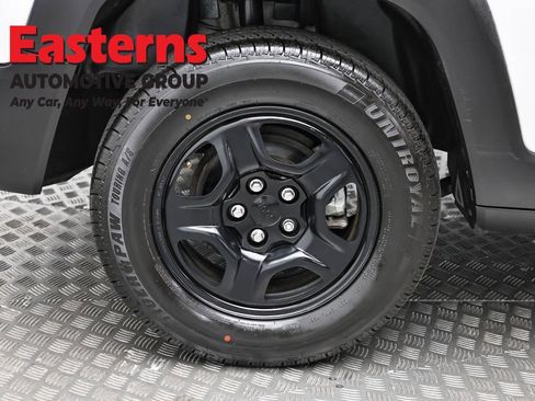 Used 2021 Jeep Renegade Sport image 30