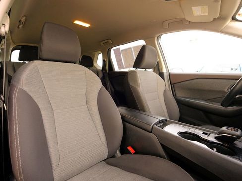 Used 2023 Nissan Rogue SV image 17