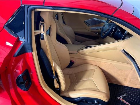 Used 2023 Chevrolet Corvette Stingray Premium Conv w/ Z51 Performance Package RWD image 9