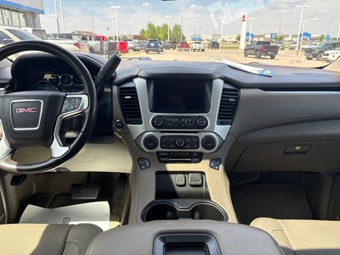 Used 2019 GMC Yukon XL SLT w/ Open Road Package AWD/4WD image 35