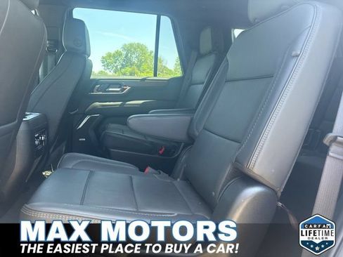 Used 2025 GMC Yukon Denali AWD/4WD image 8