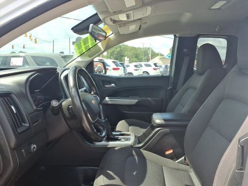 Used 2020 Chevrolet Colorado LT w/ Safety Package RWD image 7