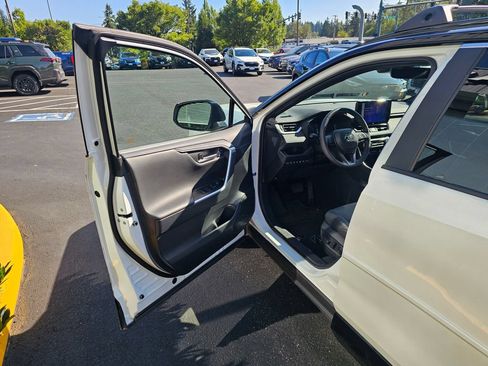 Used 2023 Toyota RAV4 XSE AWD/4WD image 19