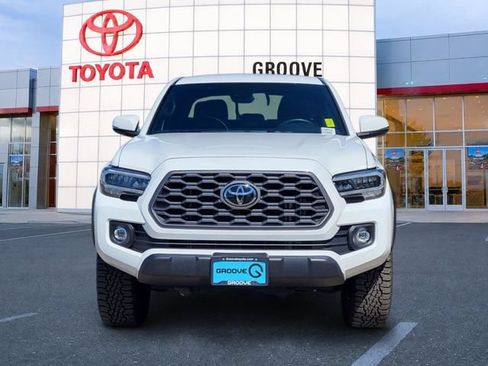 Used 2023 Toyota Tacoma TRD Off-Road w/ Technology Package AWD/4WD image 9