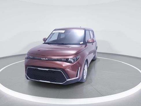 Certified 2024 Kia Soul LX FWD image 4