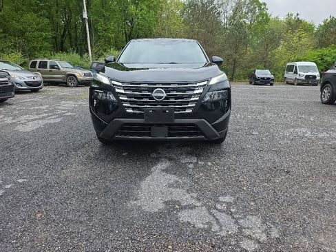 Used 2024 Nissan Rogue SV AWD/4WD image 2