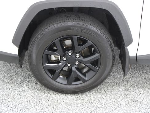 Used 2023 Toyota RAV4 LE FWD image 11