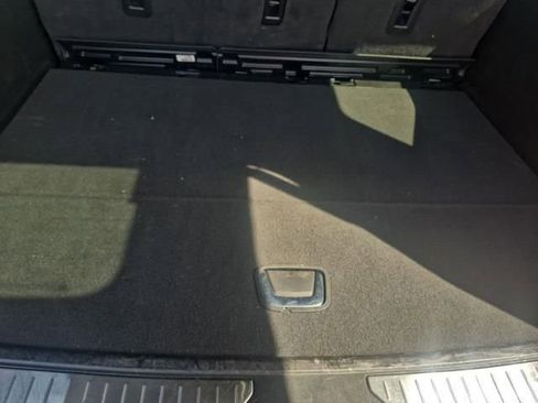 Used 2023 Chevrolet Suburban Premier image 8