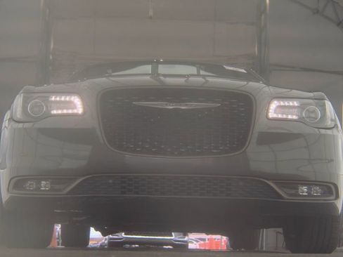 Used 2016 Chrysler 300 S w/ 300S Premium Group AWD/4WD image 3
