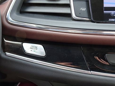 Used 2018 Buick Enclave Avenir w/ Avenir Technology Package image 38