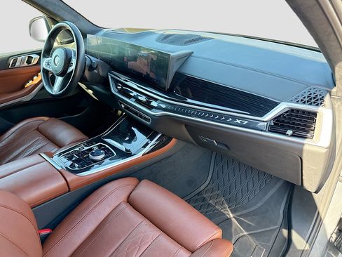 Used 2023 BMW X7 xDrive40i w/ Executive Package image 15