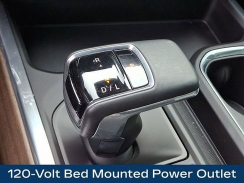 Used 2023 Chevrolet Silverado 1500 High Country w/ Technology Package AWD/4WD image 17