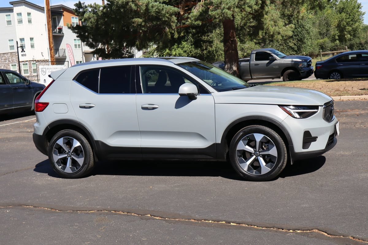 Used 2024 Volvo XC40 B5 Core w/ Protection Package Premier AWD/4WD image 2
