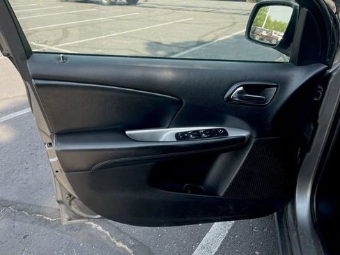 Used 2012 Dodge Journey SXT w/ Popular Equipment Group FWD image 12