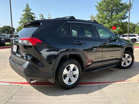 Used 2020 Toyota RAV4 XLE w/ Convenience Package AWD/4WD image 6