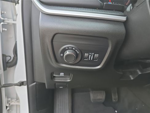 Used 2023 Jeep Grand Cherokee Altitude AWD/4WD image 33