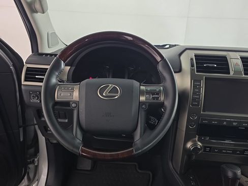 Used 2015 Lexus GX 460 w/ Premium Package AWD/4WD image 13