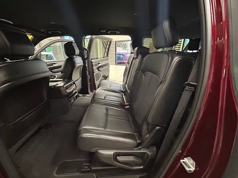 Used 2024 Jeep Wagoneer L Series II w/ Flexible Seating Group AWD/4WD image 54