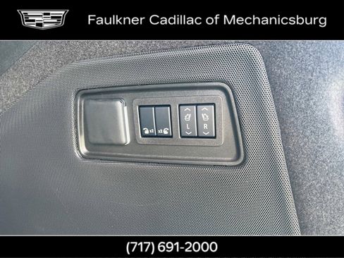 Certified 2025 Cadillac Escalade ESV V image 14