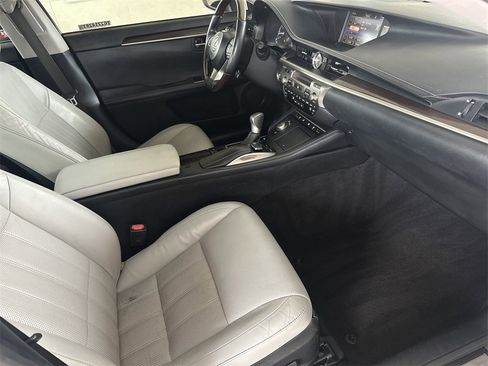 Used 2016 Lexus ES 350 image 36