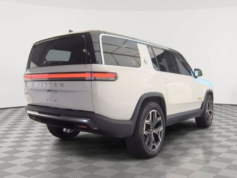Used 2023 Rivian R1S Adventure AWD/4WD image 2