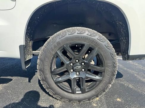 Used 2022 Chevrolet Silverado 1500 LT Trail Boss w/ Bed Protection Package AWD/4WD image 11