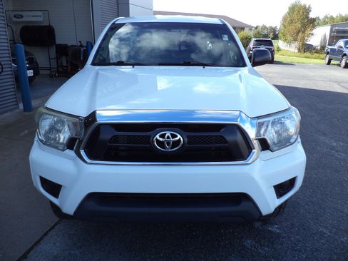 Used 2013 Toyota Tacoma 4x4 Access Cab image 10