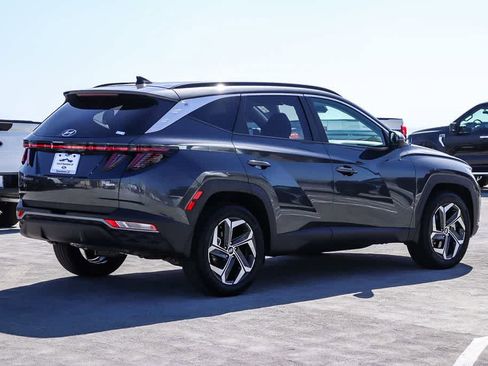 Used 2023 Hyundai Tucson SEL w/ Convenience Package AWD/4WD image 4