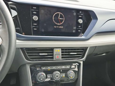 Used 2024 Volkswagen Taos SE image 23