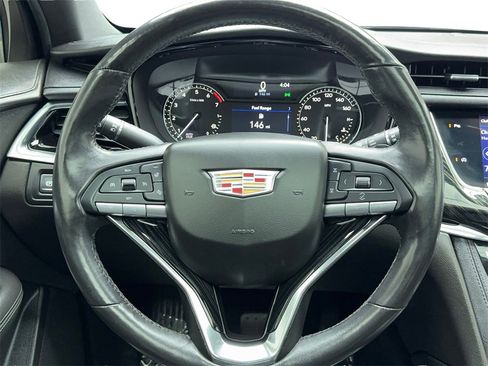 Used 2020 Cadillac XT6 Premium Luxury image 18