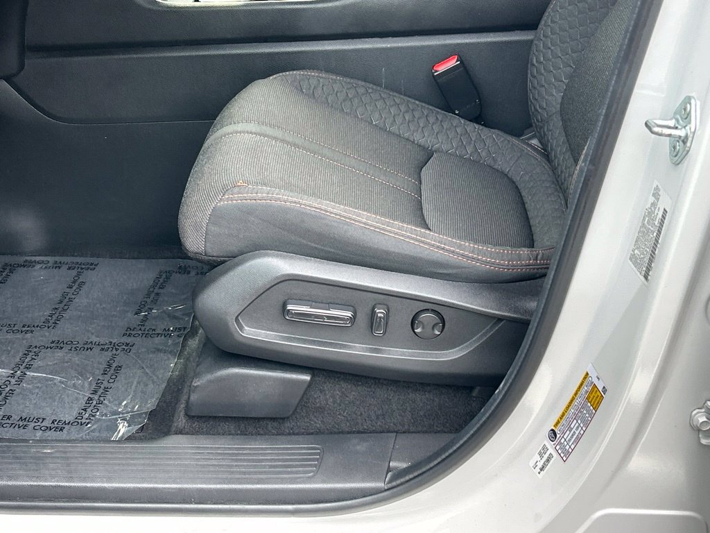 Used 2025 Honda Pilot Sport image 17