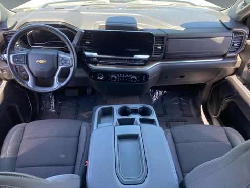 Used 2023 Chevrolet Silverado 1500 LT w/ Z71 Off-Road Package AWD/4WD image 10