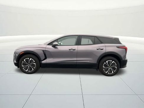 Used 2024 Chevrolet Blazer EV LT image 2