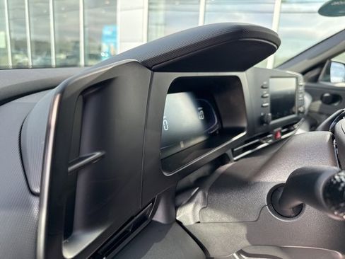 Certified 2025 Hyundai Elantra Sport image 24