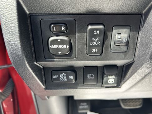 Certified 2020 Toyota Tundra Limited w/ Limited Premium Package AWD/4WD image 17